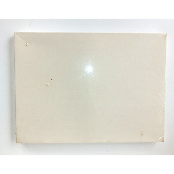 Vintage Box of Two Golden Crown Decorative Guest Towels Pinks White Green NIB - Picture 2 of 10